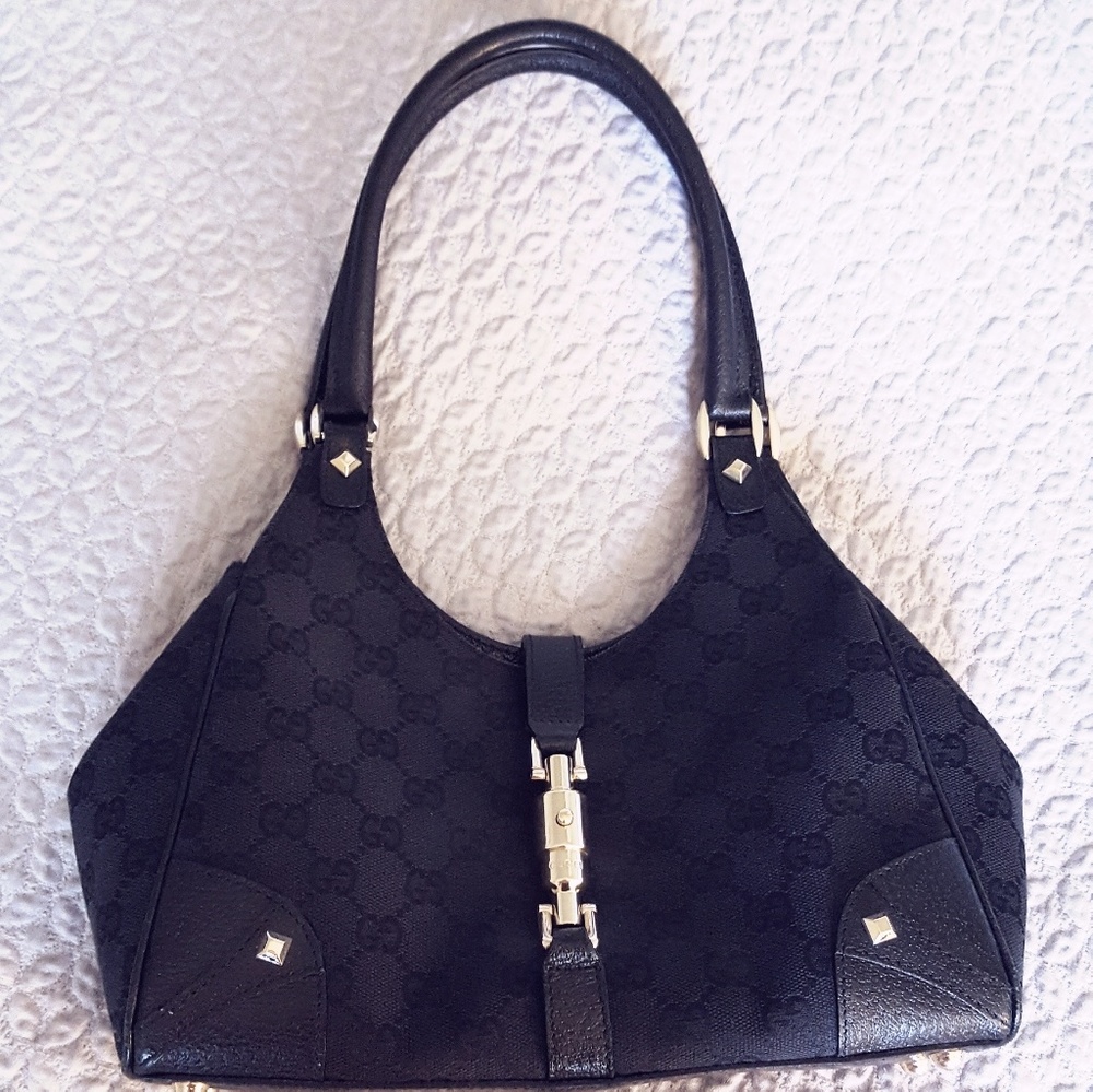 Gucci purse (authentic)